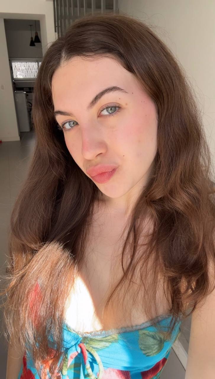 Nude girl Amber in Varanasi