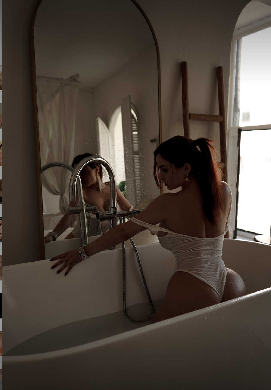 A playful frame from Miranda Faith nude — online in Varanasi