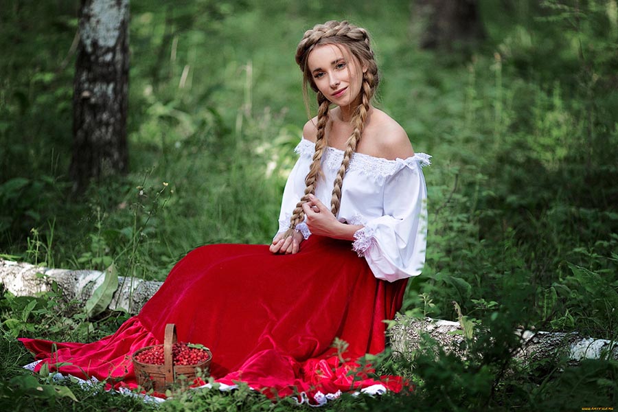 Sexy photo Slavic women in Varanasi