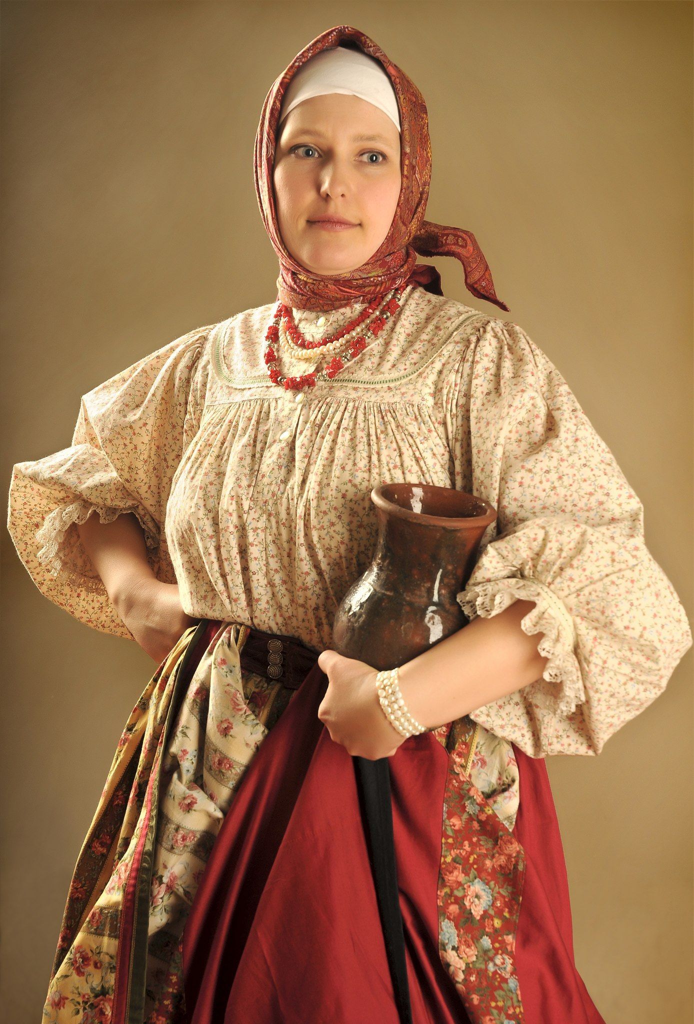 Girls in Slavic costumes in Varanasi