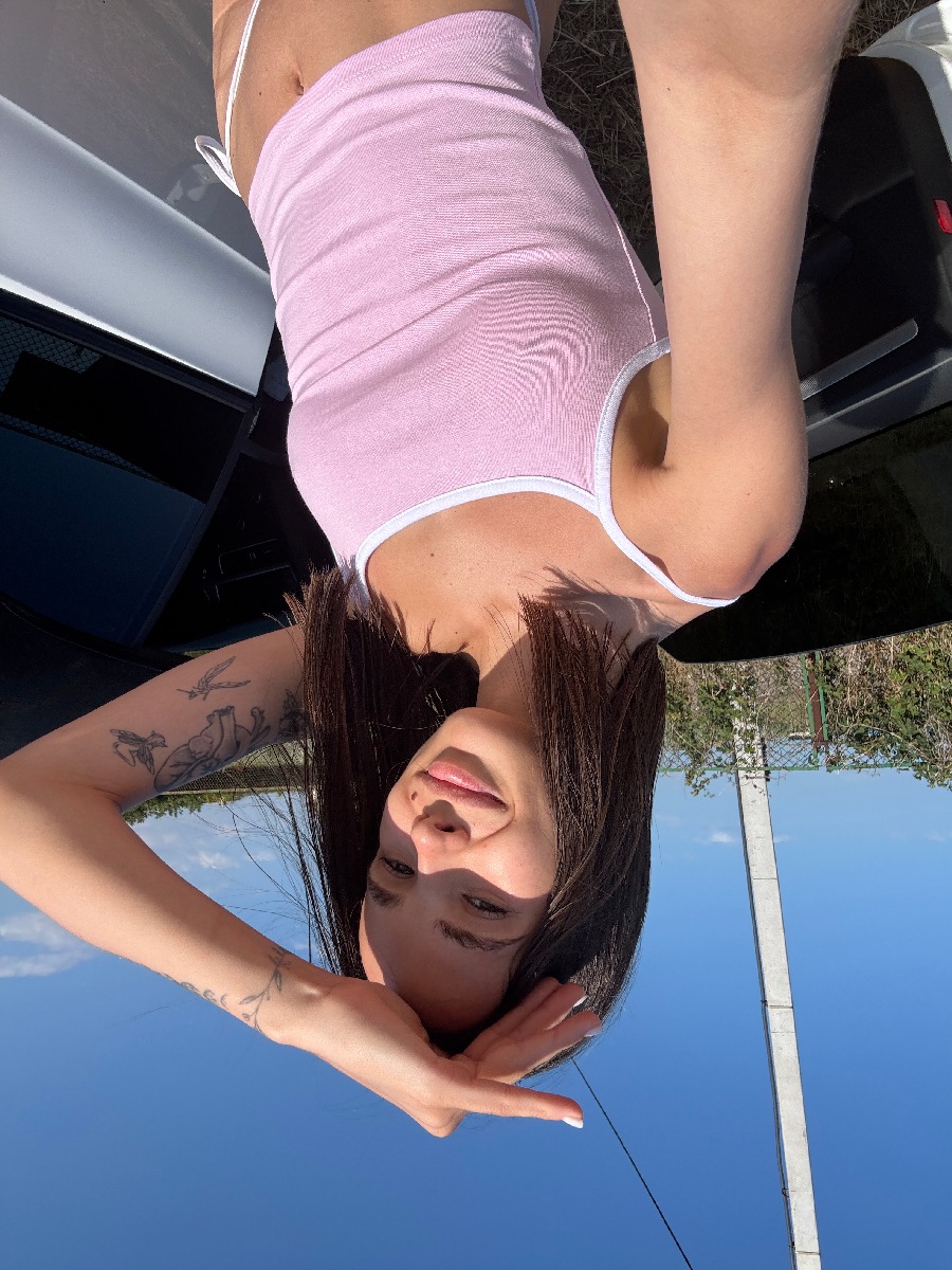 Sexy model Tina in Varanasi